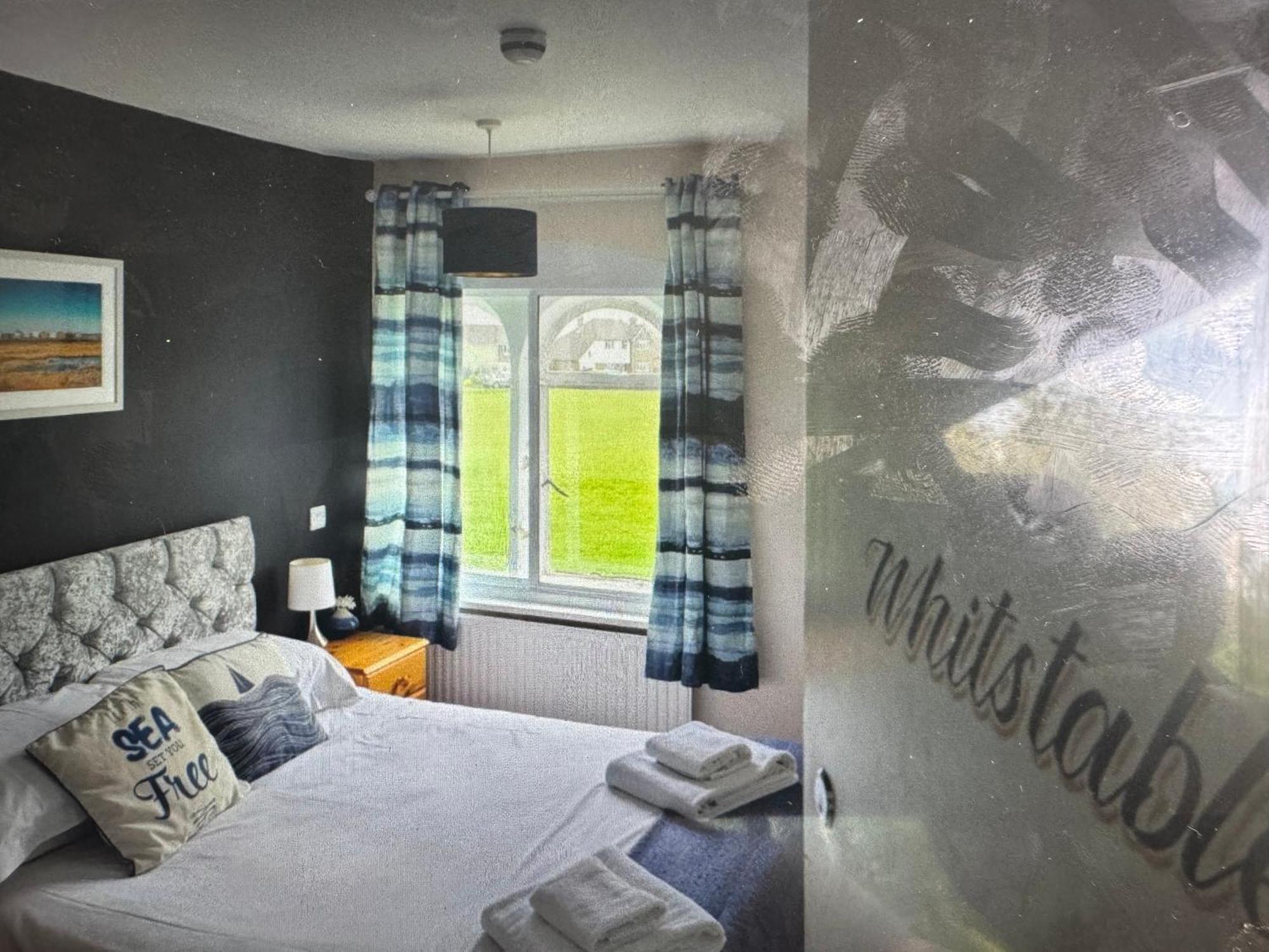 The Flying Horse Inn Boughton Aulph Exteriér fotografie