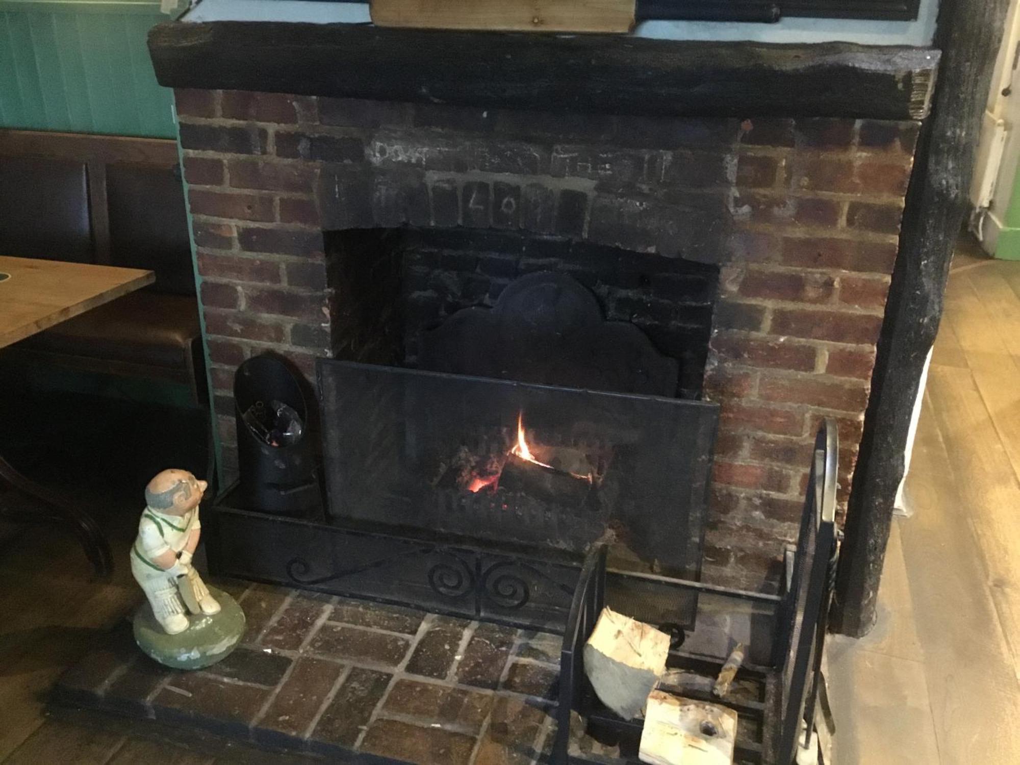 The Flying Horse Inn Boughton Aulph Exteriér fotografie